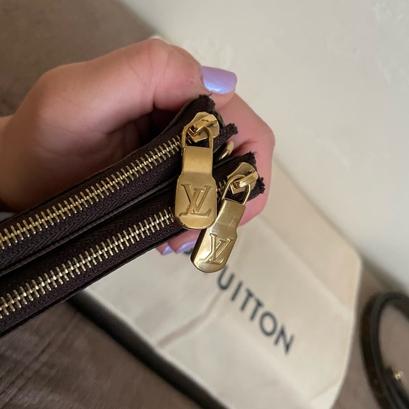 Authentic Louis Vuitton Monogram Reverse Giant Double Zip Pochette - Picture 6 of 8